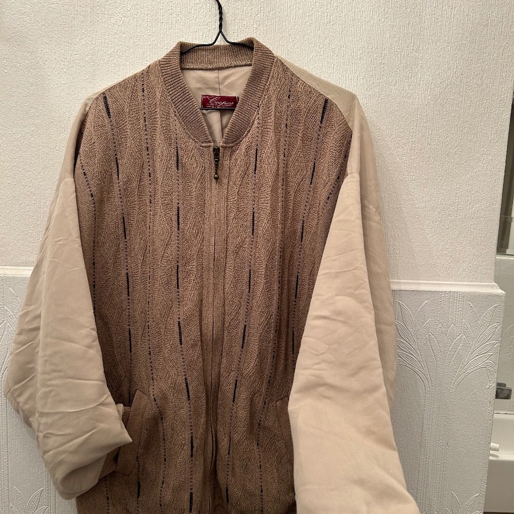 ✨ 2/$30 ✨ Beige Vintage Cooper Jacket Size XL